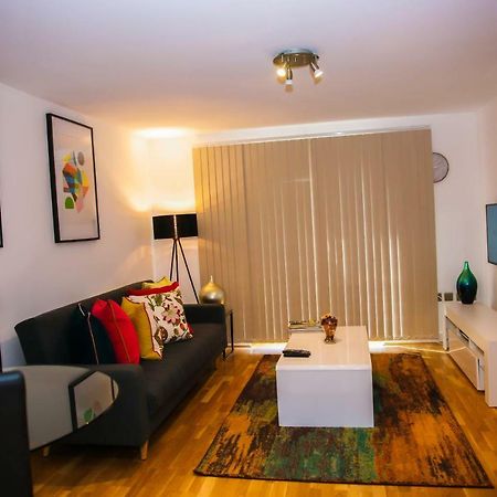 Superior 2 Bedroom Apartments ลอนดอน ภายนอก รูปภาพ