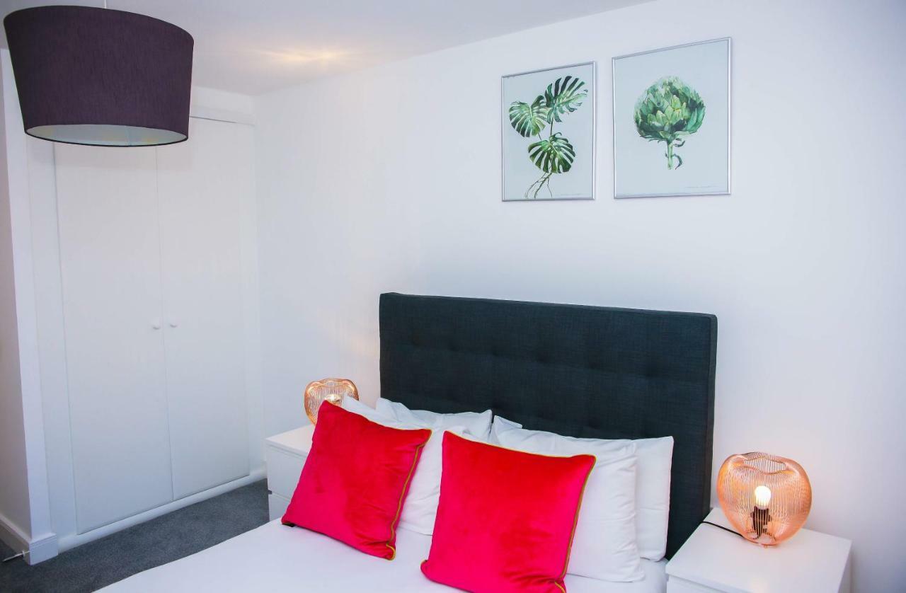 Superior 2 Bedroom Apartments ลอนดอน ภายนอก รูปภาพ