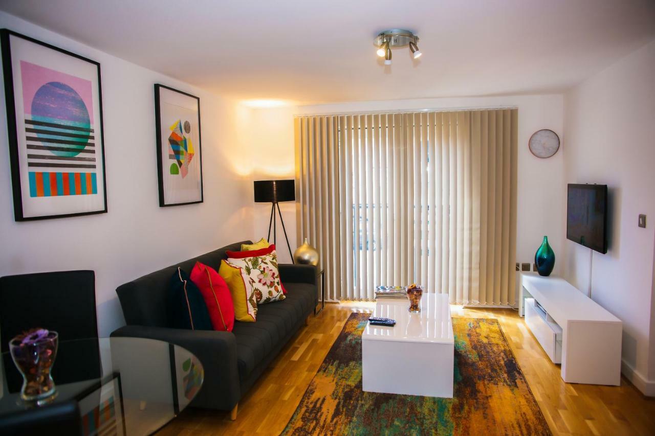 Superior 2 Bedroom Apartments ลอนดอน ภายนอก รูปภาพ