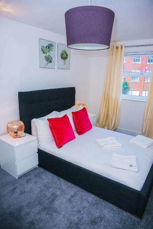Superior 2 Bedroom Apartments ลอนดอน ภายนอก รูปภาพ